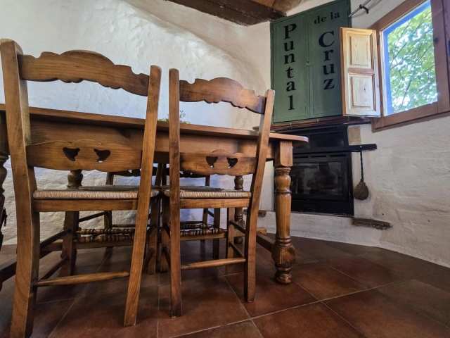 Sala de estar con chimenea
