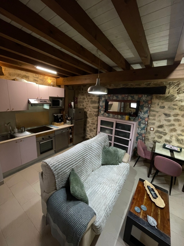 Cocina amplia con sala 