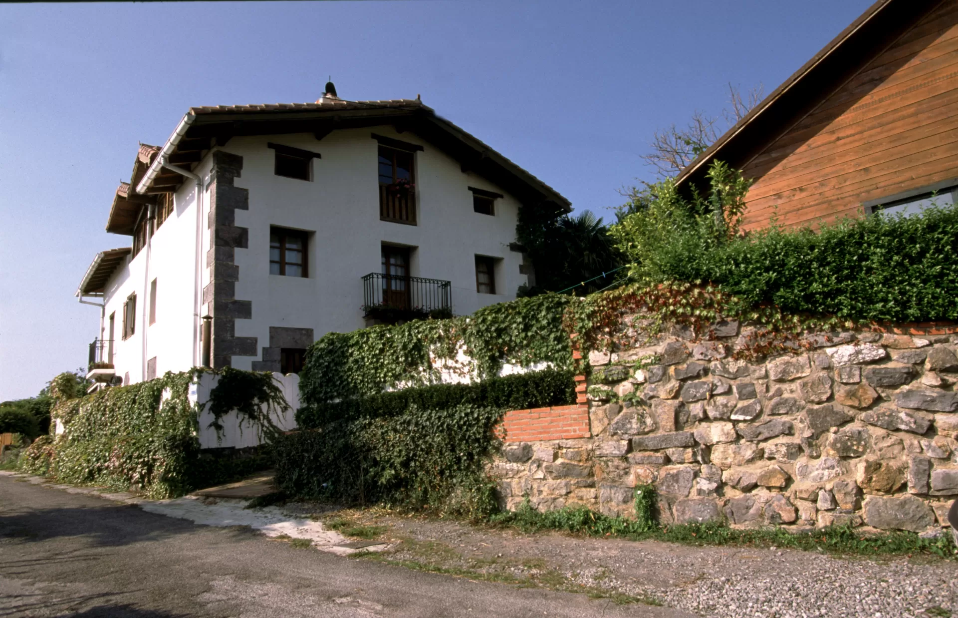 Ugalde Barri