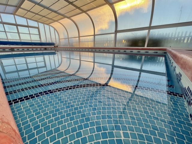 Piscina cubierta y climatizada