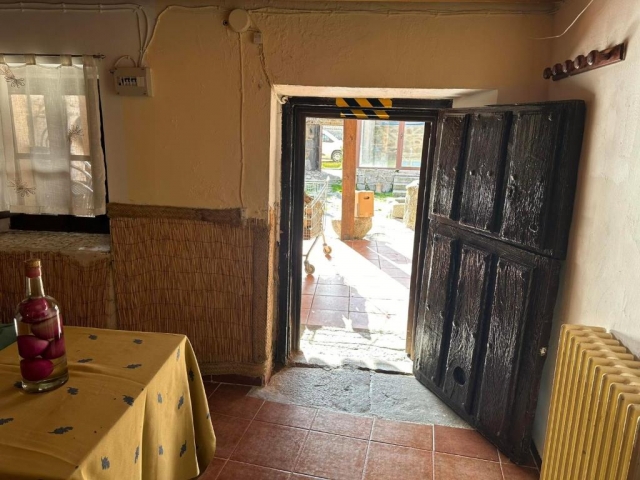 Sala de estar y salida