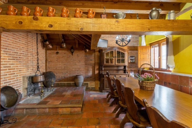 1 Comedor con lareira