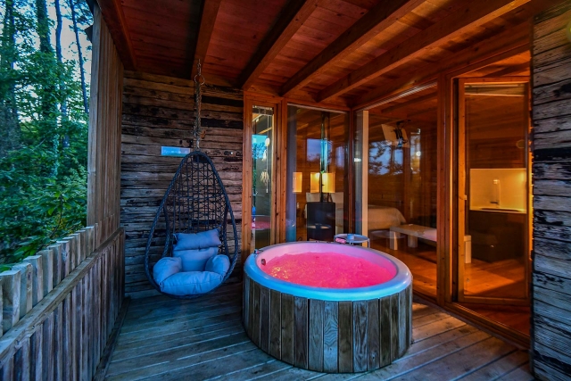 Alban acceso al jacuzzi 