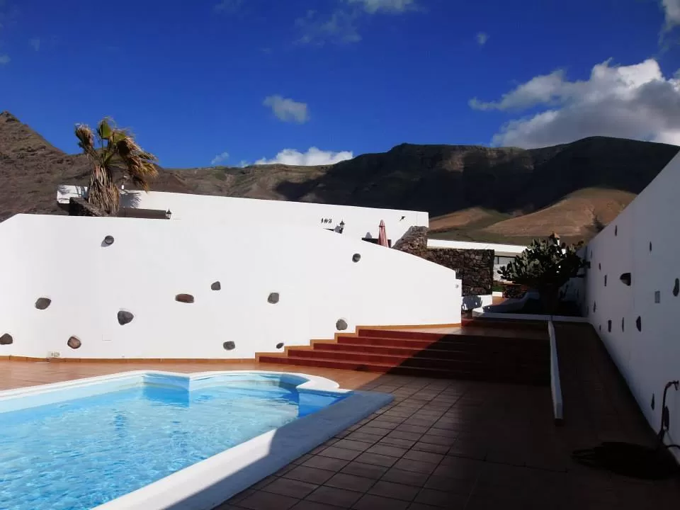 Bungalow adaptado 2 dormitorios, 1 baño y piscina
