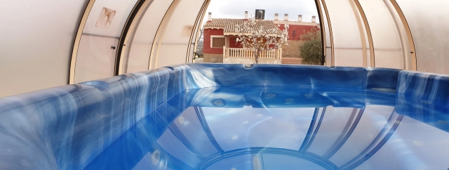 Agradable jacuzzi exterior 