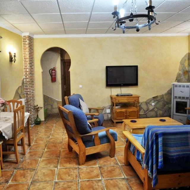 Sala amplia con sillones