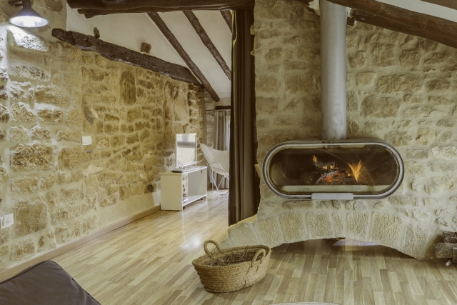 Salon con chimenea