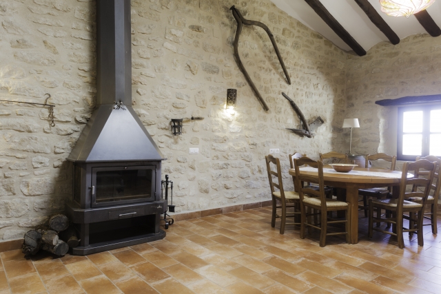 Salón con chimenea