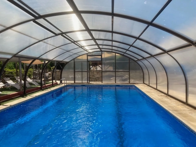 Vistas de la piscina amplia