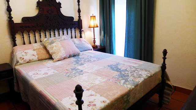 Habitacion con cama de matrimonio