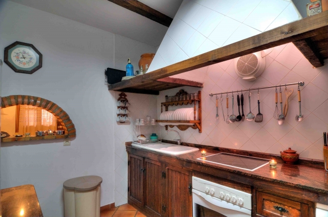 Cocina amplia y encimera