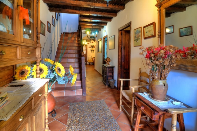 Entrada a la casa y mueble