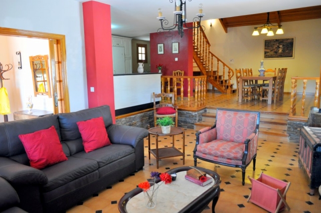 Sala de estar con sofas