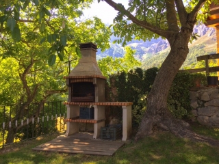 Barbacoa en el patio privado