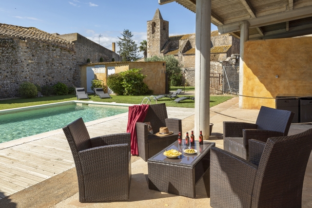 Can Marisch- Casa rural Les Arcades 