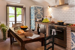 Cocina y mesa comedor