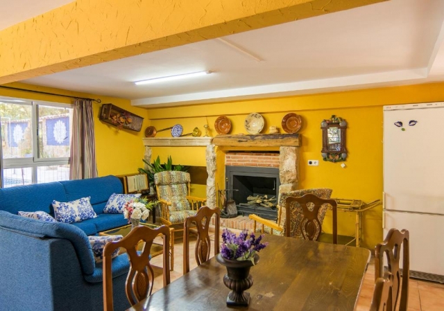 Sala con la chimenea