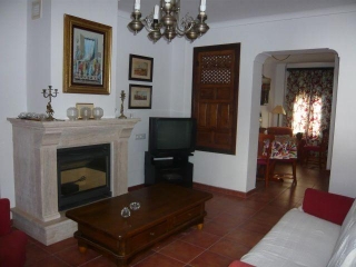 Sala de estar con chimenea