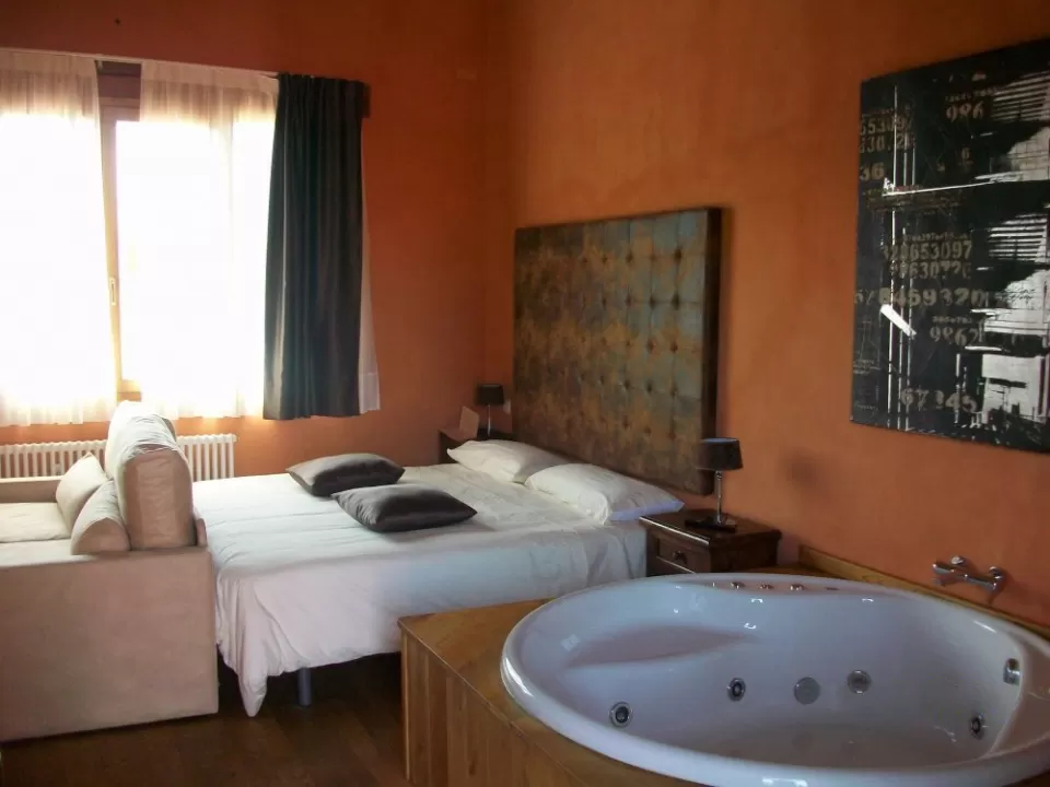 Suite 8