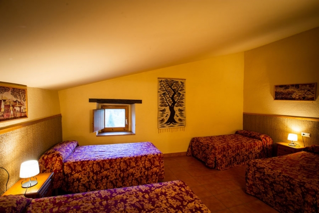 Dormitorio con camas