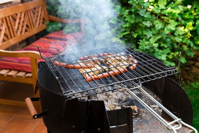 Amplio exterior y barbacoa