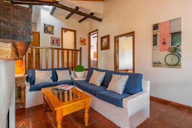 Sala de estar con sofa 