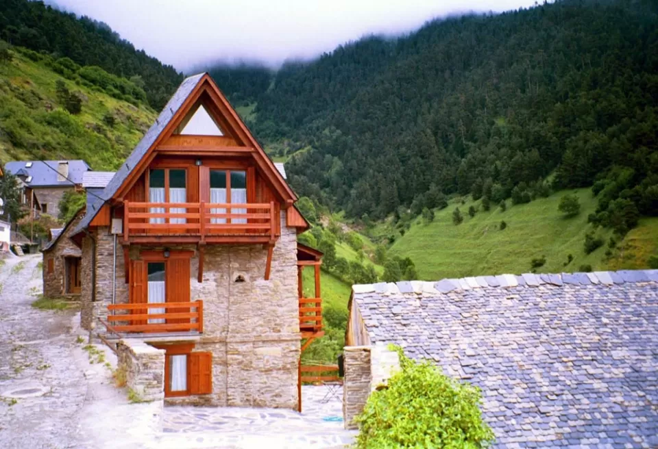 Apartamentos Montcorbau