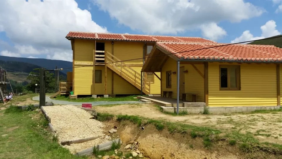 Albergue de madera Cabuerniaventura