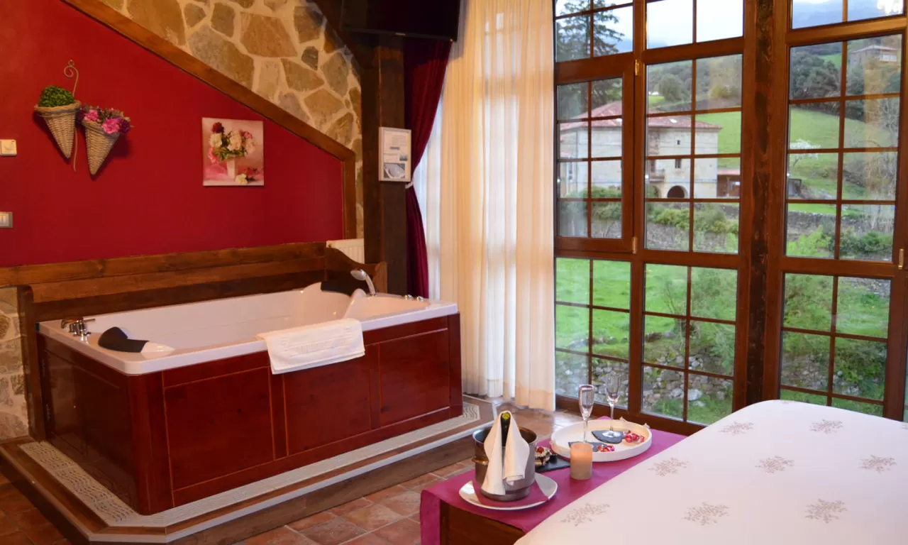 Suite con jacuzzi Gran Asón