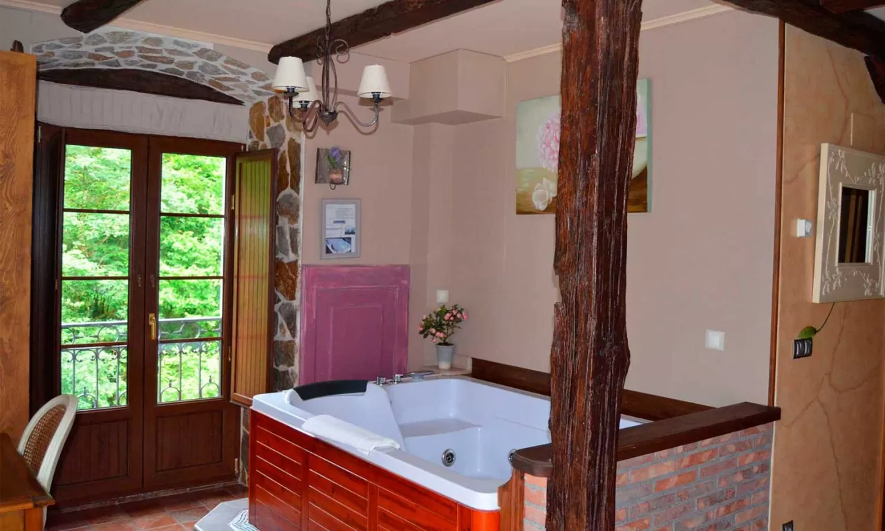 Suite doble con jacuzzi Puerto Lunada