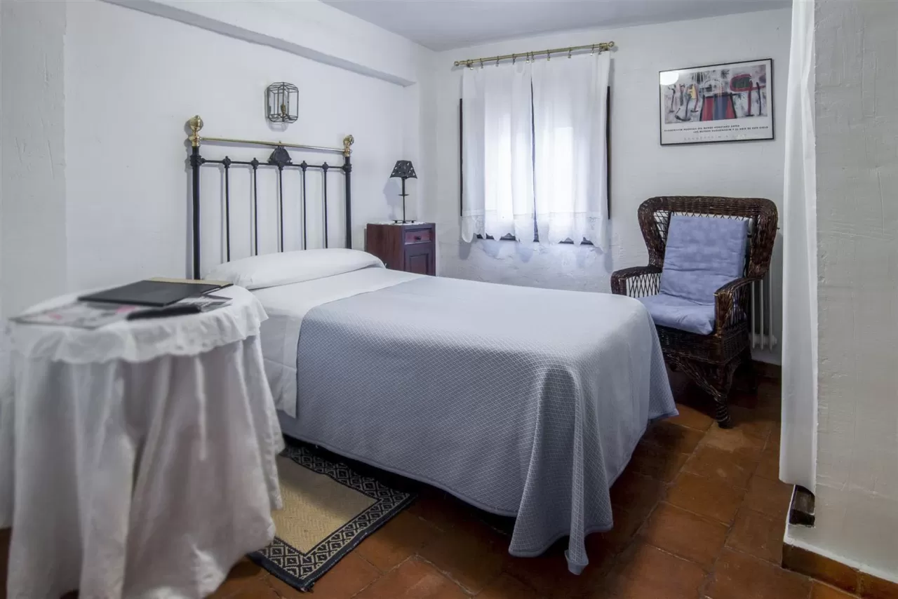Habitación individual con baño completo