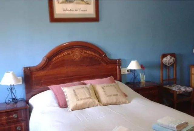 Dormitorio de matrimonio con aseo