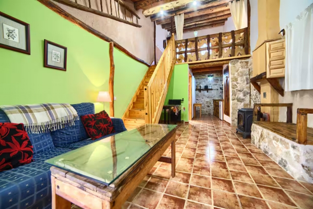 Sala de estar con chimenea