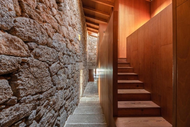 Escaleras del alojamiento