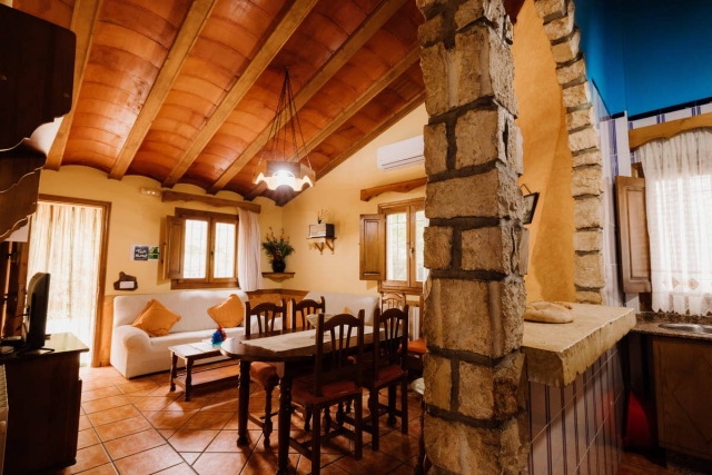 Sala amplia desde la cocina