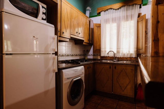 Cocina con armarios 