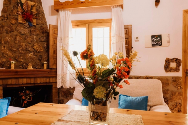 Sala de estar con chimenea