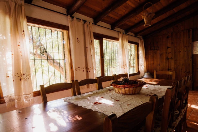 Sala exterior con ventanas
