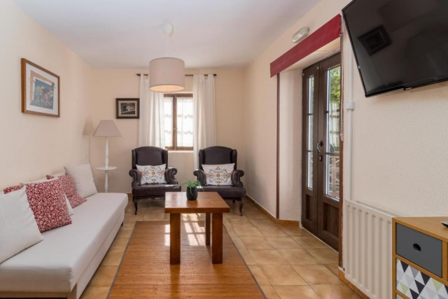 Sala amplia con vistas