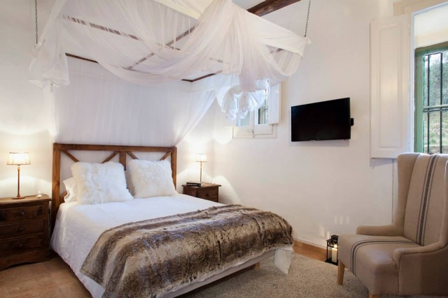 Habitacion amplia y luminosa