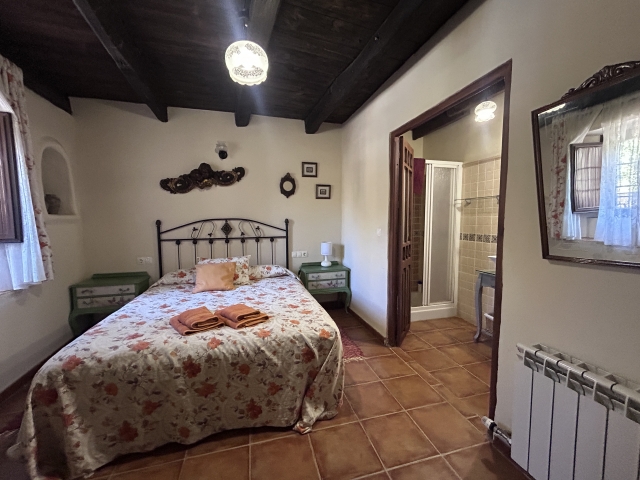 Dormitorio y bano  El Alcalde