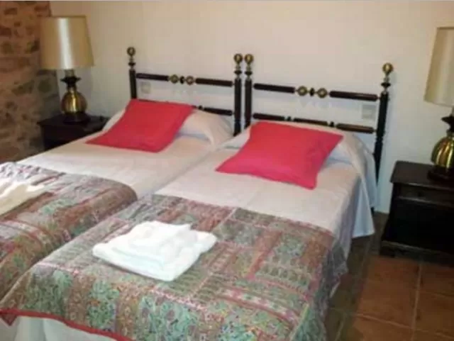 Doble con baño privado 2 camas