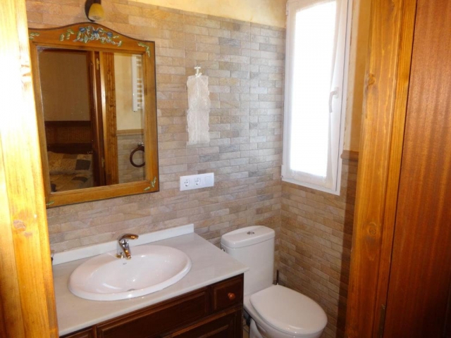 Un aseo con lavabo
