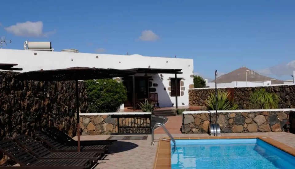 Adela House / Cristina / Luisa