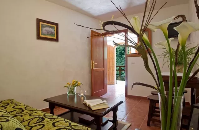 Casa el Almendro (B4)