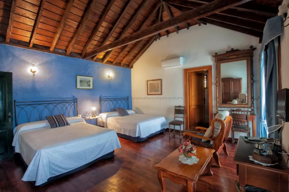 Doble con cama supletoria (3 adultos)