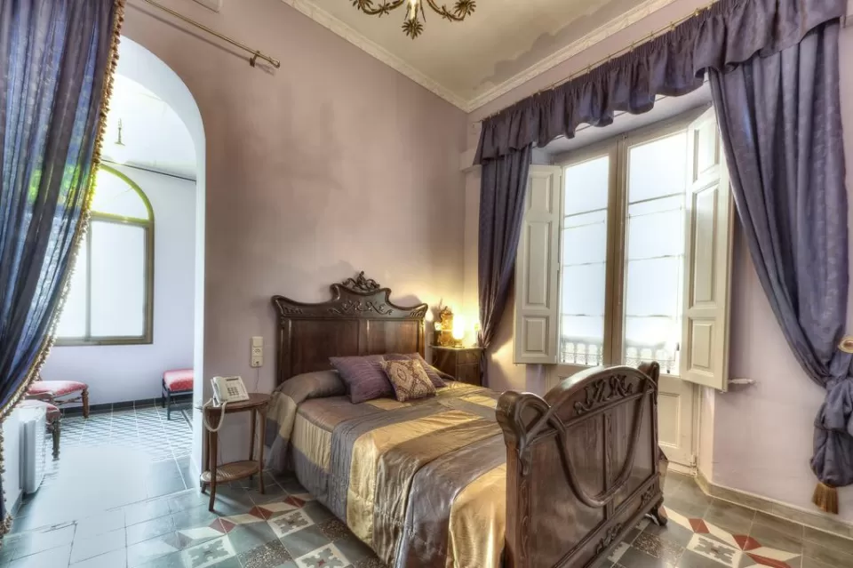 Lilac Room