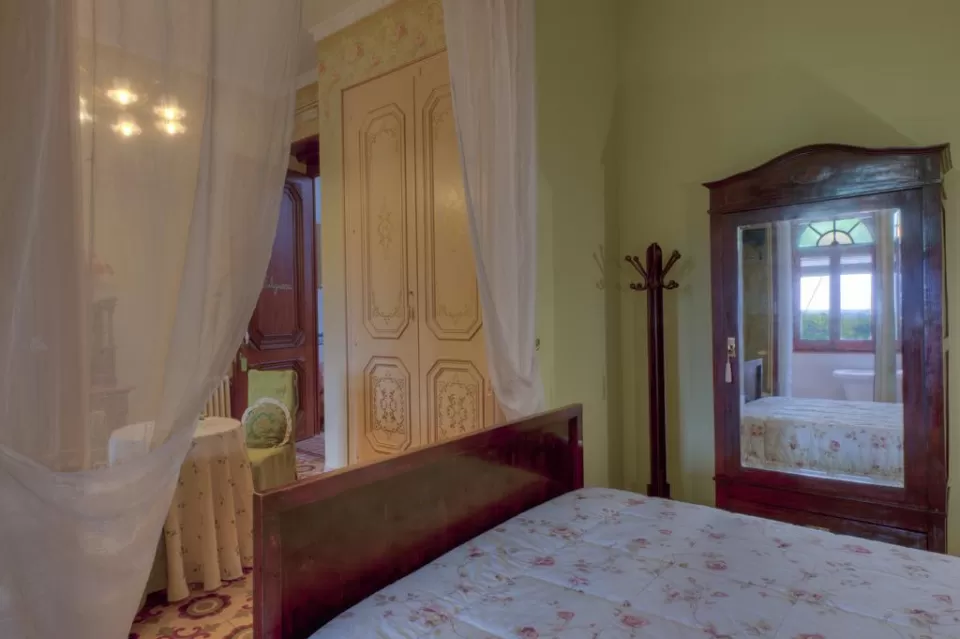 Falguera Room