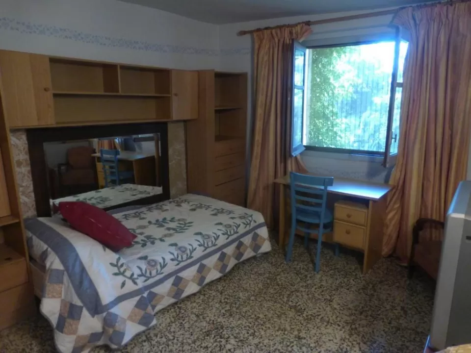 Dormitorio individual estándar