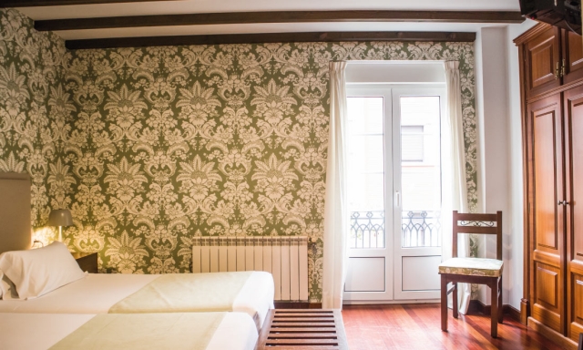Dormitorio doble con detalles